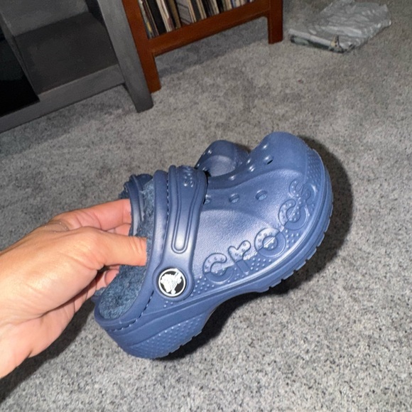CROCS Navy Blue Clogs with Fleece Lining - Picture 1 of 4
